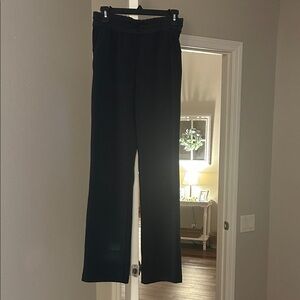 lululemon Black Wide Leg Pants Sz 6 Like new! Smoke-free, pet-free home. Cute!